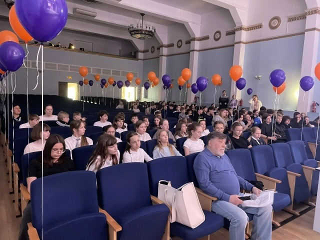 В минувший вторник ученики 5-Э класса посетили Дом офицеров Балтийского флота..